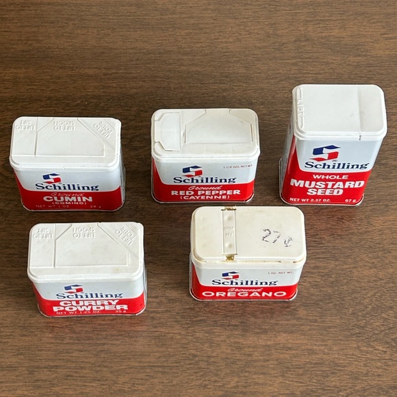 5 VINTAGE SCHILLING SPICE TINS RED PEPPER CUMIN CURRY OREGANO MUSTARD SEED 1977 - Picture 2 of 7